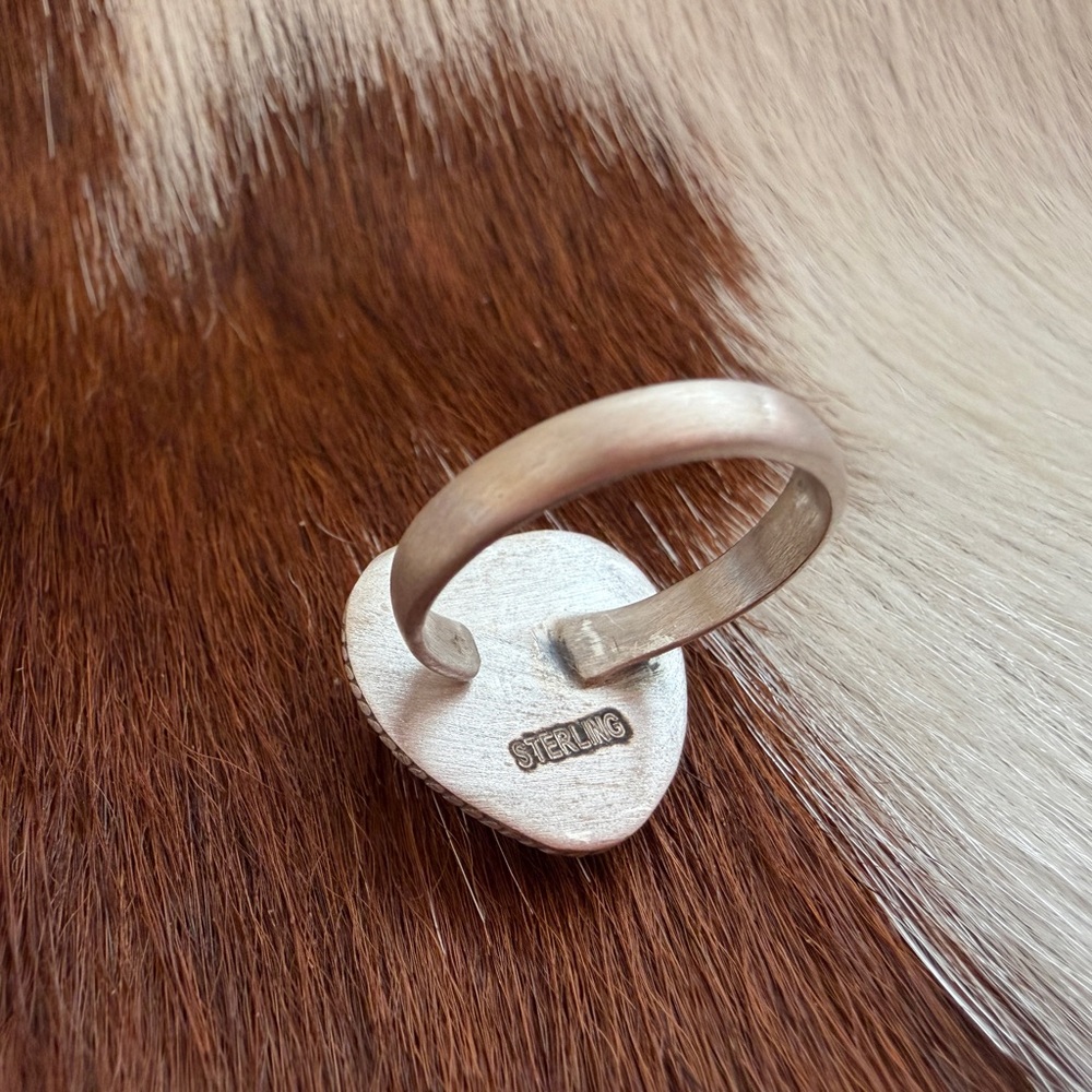 ❤️ Queen Pink Conch Heart Ring Sterling Silver Navajo Style ADJ Size 5 to 8.5 - Picture 11 of 15